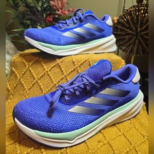Adidas Supernova, Men's size 10.5, Blue, *Bundle* includes matching Adidas tee